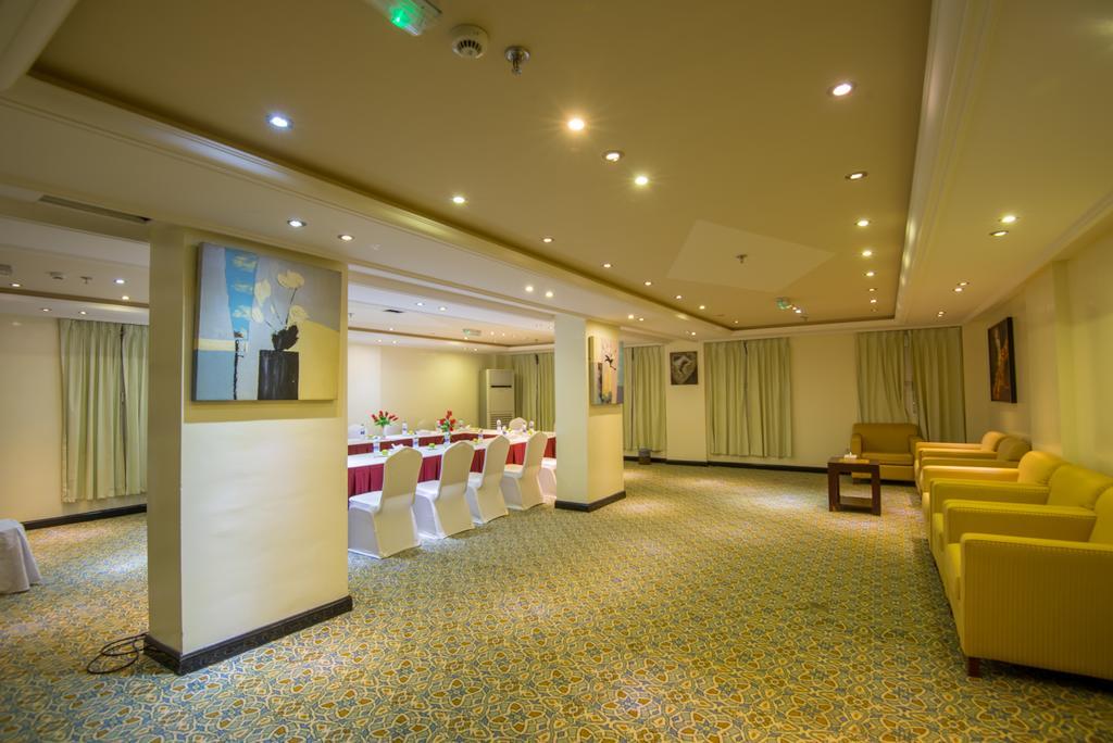 Caesar Hotel Maskat Exteriér fotografie